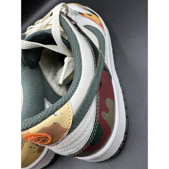 Nike Dunk Low SE Grade School Sail Multi-Camo DB1909-100 Youth Size 5.5=W Sz 7 main image 4